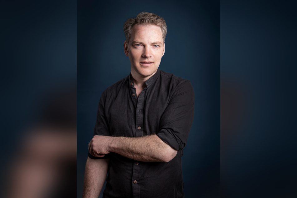 Bariton Hinrich Horn (44) singt und spielt an der Staatsoperette die Titelrolle des Grusel-Musicals.
