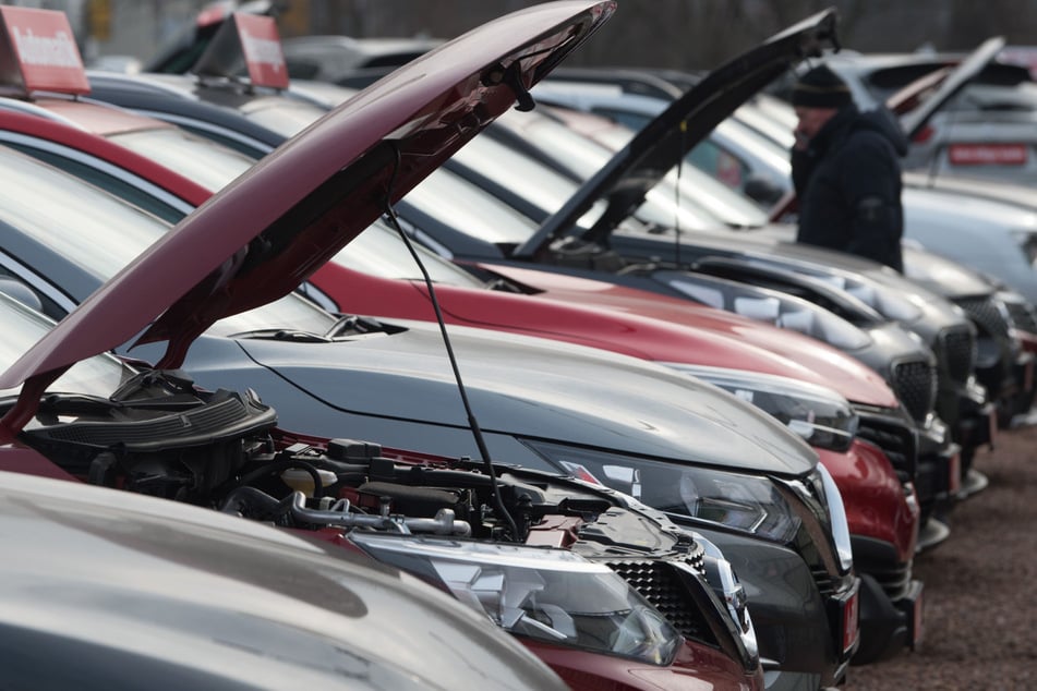 Für den 59-Jährigen wurde der potenzielle Kauf eines Gebrauchtwagens zur Falle. (Symbolbild)