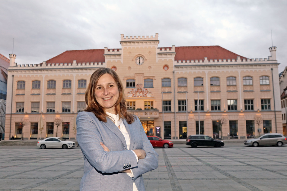 Sie ist dem Rathaus einen Schritt näher gekommen: OB-Kandidatin Constance Arndt (42, Bürger für Zwickau).