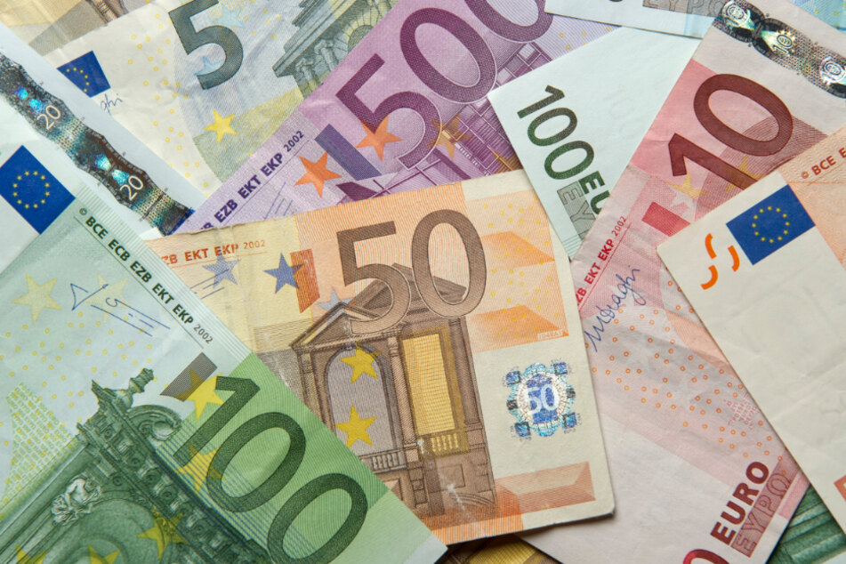 Die Steuereinnahmen der Kommunen im Südwesten werden in diesem Jahr voraussichtlich rund 2,2 Milliarden Euro geringer ausfallen als vor einem Jahr erwartet.