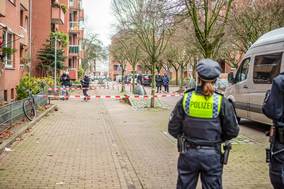 Die Polizei am Tatort auf St. Pauli.