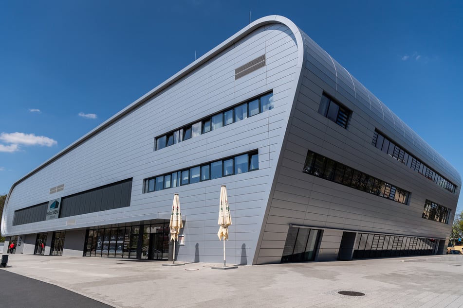 Hier findet das Pokal-Viertelfinale zwischen dem SC DHfK Leipzig und dem TBV Lemgo Lippe statt: die BallsportArena in Dresden. (Archiv)