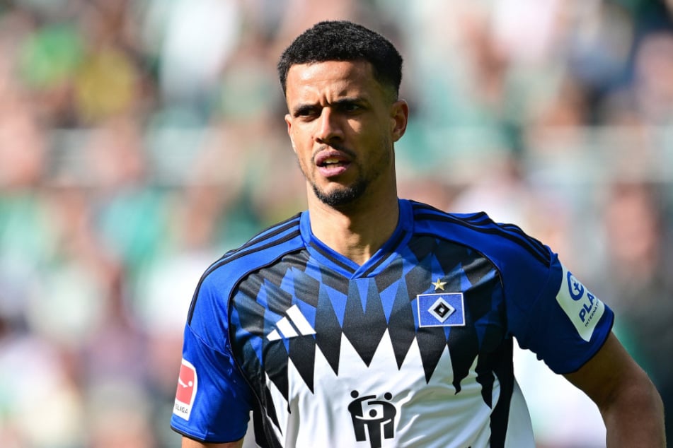 Stürmer Robert Glatzel (32) wird vom HSV zum VfL Wolfsburg wechseln. Der Transfer soll zeitnah offiziell gemacht werden.