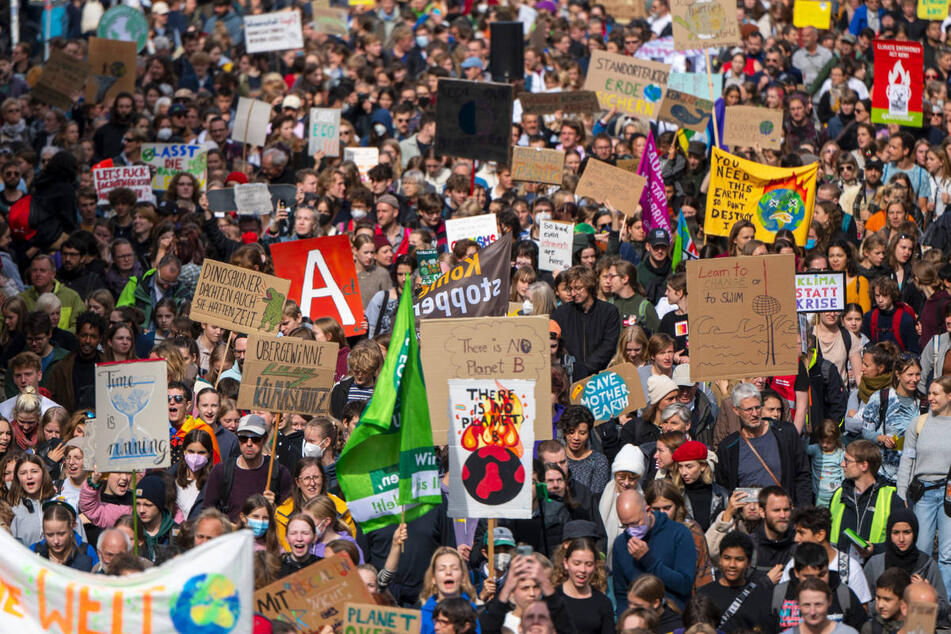 Allein in Berlin haben sich mehr als 20.000 Menschen zum "Klimastreik" zusammengefunden.