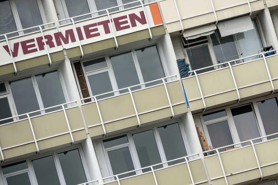Zehntausende Wohnungen - vor allem auf dem Land - könnten in den nächsten Jahren leer stehen, so die Prognose.