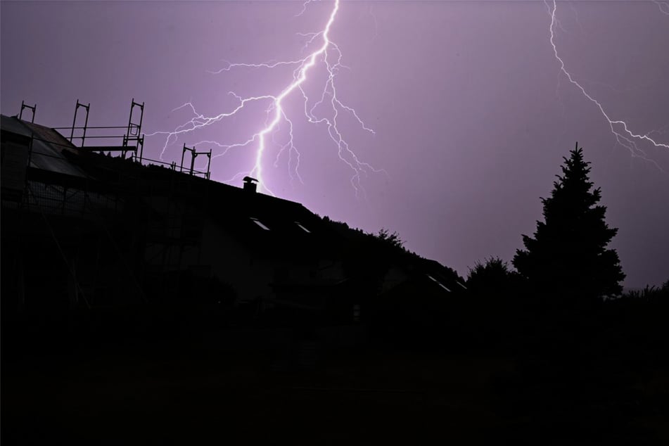 Gewitter in Baden-Württemberg sorgten lokal für Schäden und Einsätze.