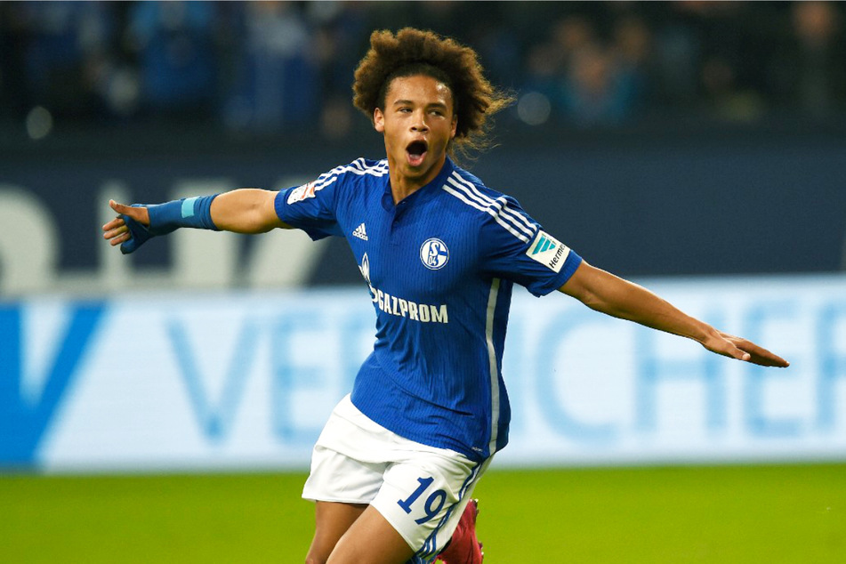 Leroy Sane (26) wurde bekanntlich auch beim FC Schalke 04 ausgebildet und schaffte bei den Knappen den Durchbruch im Profifußball.