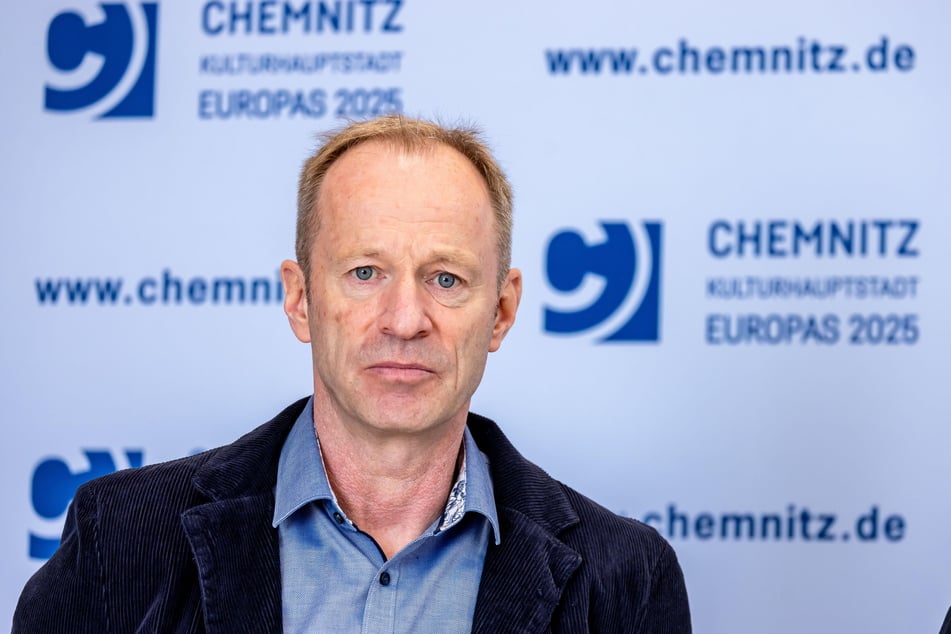 Bürgermeister Knut Kunze (55, parteilos) hat für "lärmintensive Veranstaltungen" am Schlossteich zwischen März und Juli die Reißleine gezogen.