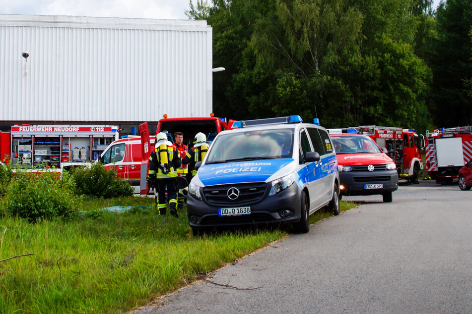 Brand in Lagerhalle nach Verpuffung: Fünf Verletzte bei Arbeitsunfall im Erzgebirge