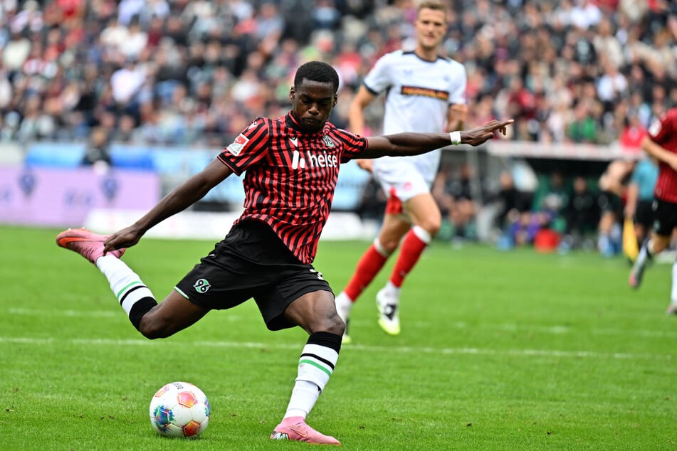 In der vergangenen Saison war Noel Aseko (20) bei Hannover 96 einer der Leistungsträger.