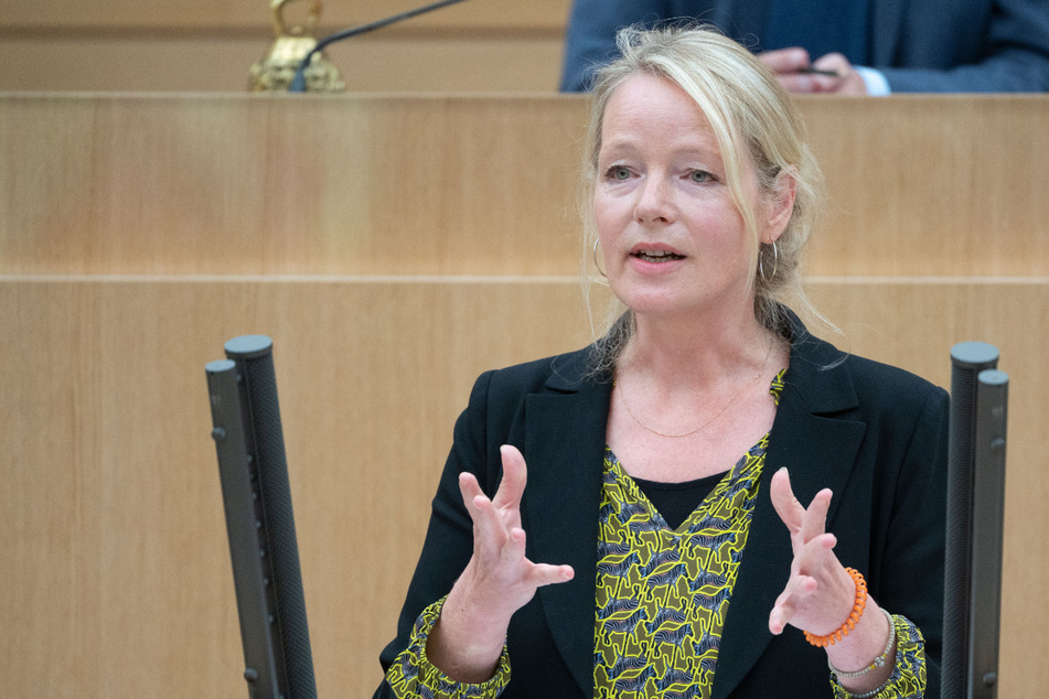 Landesumweltministerin Thekla Walker (52, Grüne) hofft, dass die Pflicht für Fotovoltaik-Anlagen in den Koalitionsvertrag aufgenommen wird.