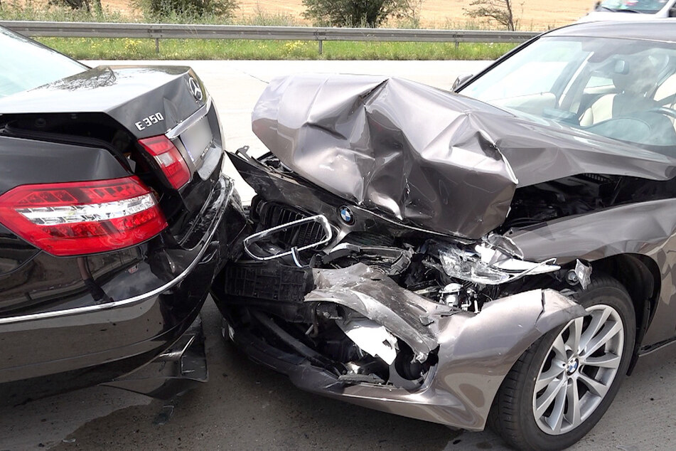 Unfall A2 Heftiger Crash Auf Der A2 Verkehr Staut Sich Kilometerlang Tag24