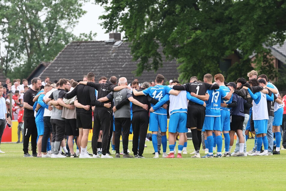 Trotz Aufstiegstrauer ist der Zusammenhalt bei Lok Leipzig weiterhin sehr groß. In der neuen Saison soll wieder angegriffen werden.