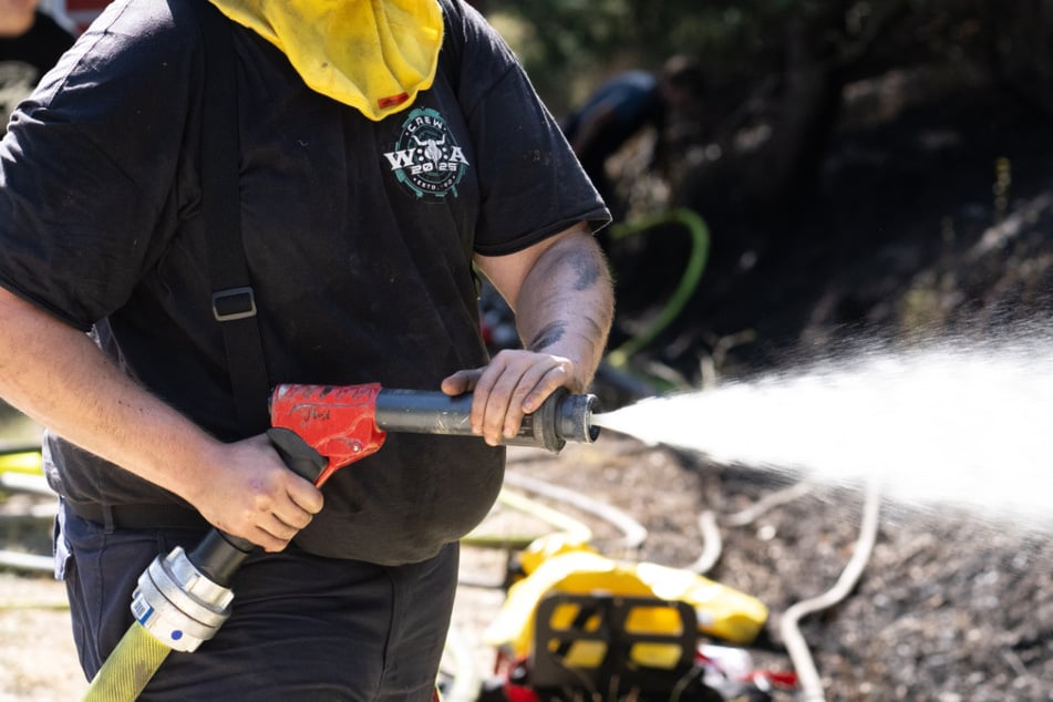 Am Nachmittag konnte die Feuerwehr den Waldbrand bei Bad Schwalbach unter Kontrolle bringen.