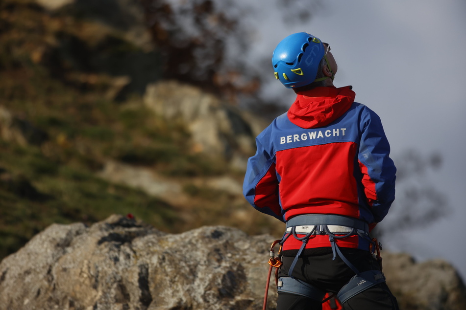 Die Höhenretter der Bergwacht rückten am gestrigen Samstag in der Sächsischen Schweiz zu zwei verunfallten Kletterern aus. (Symbolfoto)
