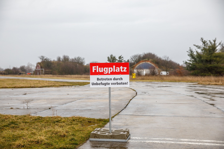 Freizeitflieger nutzen Teile des Flughafengeländes in Großenhain noch immer.