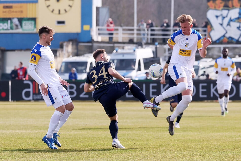 Lok Leipzig und Carl Zeiss Jena liefern ein gutes Spiel ab.
