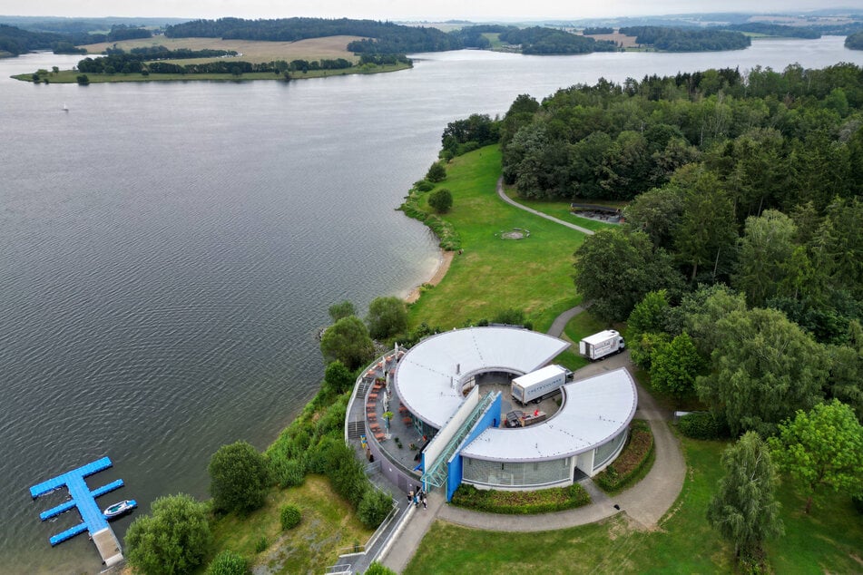 Ein Blick von oben auf das traumhafte Ambiente in Pöhl.