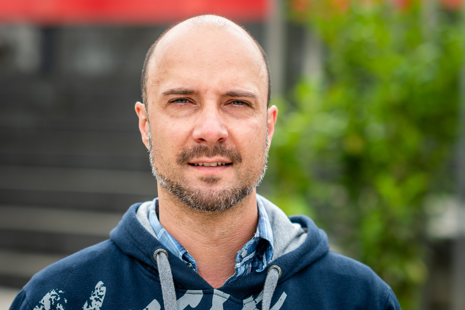 Marcus Nieher (40) vom Wohnprojekt 1 in der Heinrich-Schütz-Straße freut sich über die Aktion.