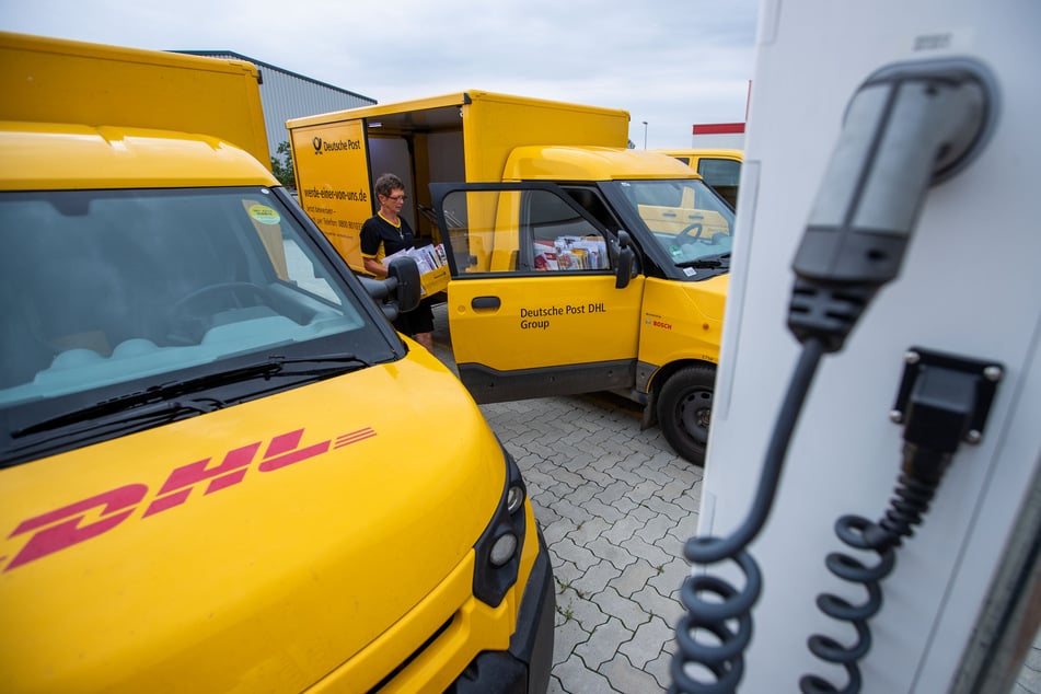 Vor gut einem Jahr hatte die Deutsche Post DHL das Streetscooter-Aus wegen hoher Verluste verkündet. Die Produktion sollte ursprünglich im Jahr 2021 auslaufen.