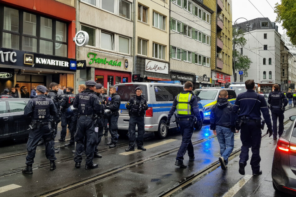 Köln: Fußballfans zetteln Schlägerei an: Polizei nimmt 13 Personen fest