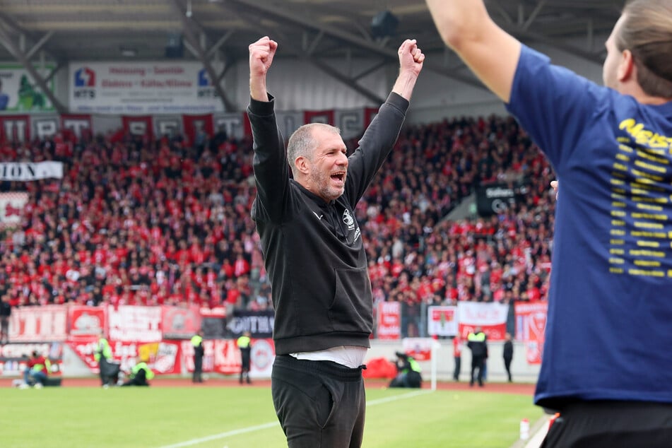 Jochen Seitz (49) bleibt offenbar über die Saison hinaus bei Lok Leipzig.