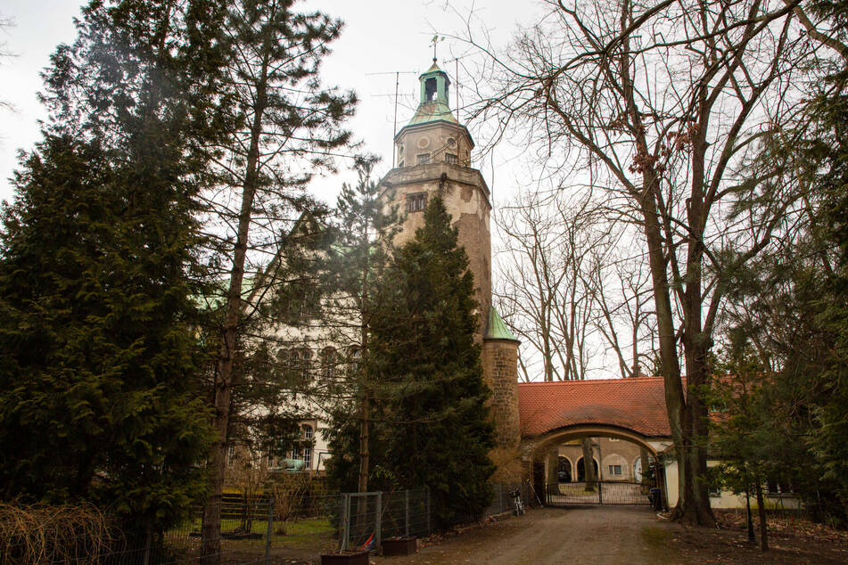 Das Schloss Bärwalde stand seit Jahren für über eine Million Euro zum Verkauf.