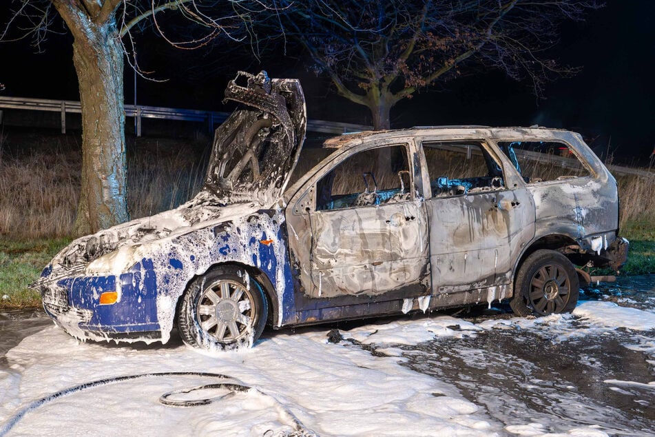 Vom Kombi war nach dem Feuer nicht mehr viel übrig.