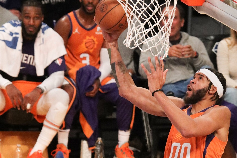 NBA: Suns blaze past the Pelicans to make history