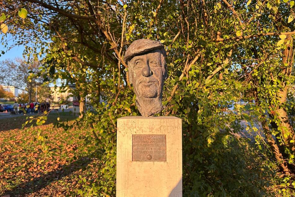 Helmut Schön verbindet Dresden und Wiesbaden.