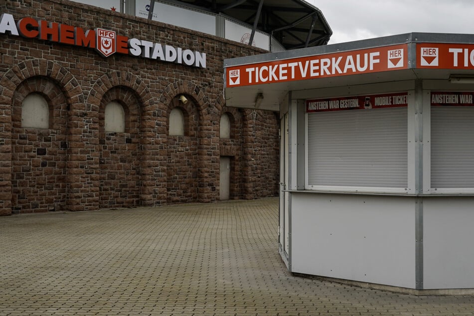 Pokal-Kracher zwischen HFC und St. Pauli: Polizei plant Drohnen- und Heli-Einsatz