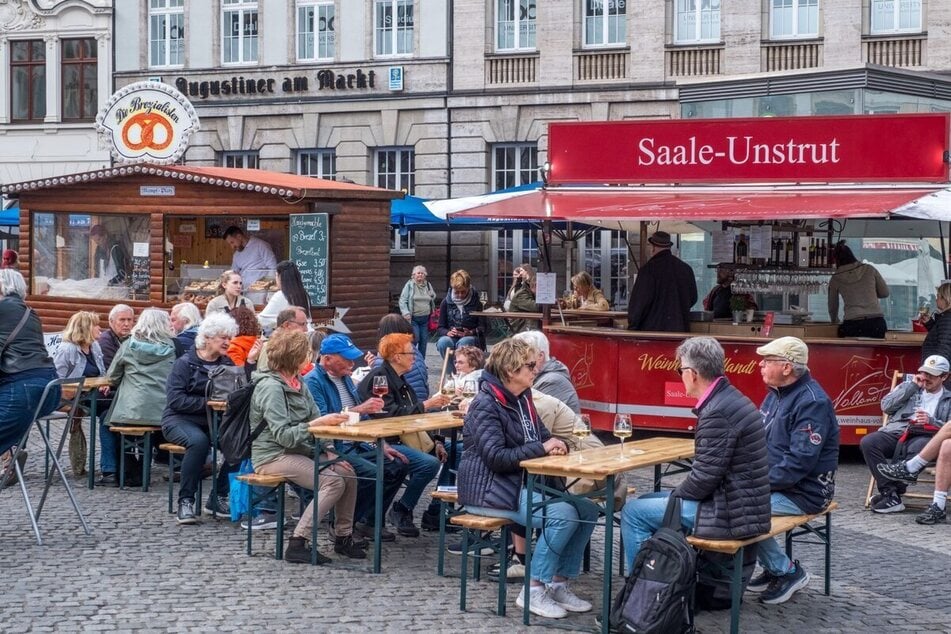 Zahlreiche Gastronomen laden wieder zum Essen, Trinken und Verweilen ein. (Archivfoto)