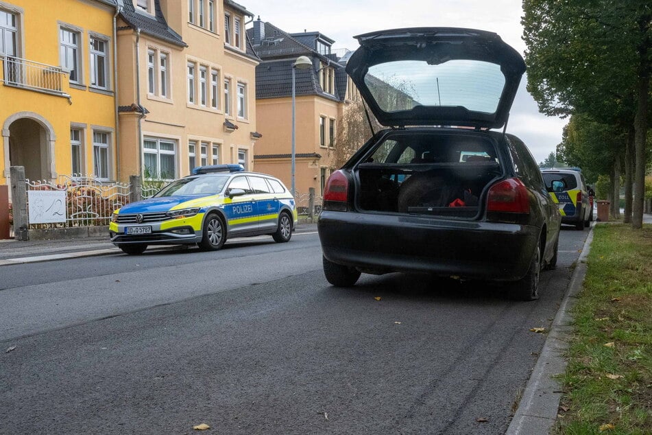 Am selben Abend wurde der polnische Audi erneut an der Grenze gesichtet. Als Beamte ihn kontrollieren wollten, nahm der Fahrer wieder Reißaus, konnte über die Grenze zurück nach Polen fliehen.