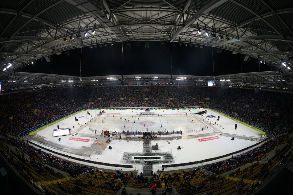 Samstag, 10. Januar, kurz vor 17 Uhr: Alles ist bereit für das DEL Winter Game. Das machte Werbung für den Sportstandort Dresden.