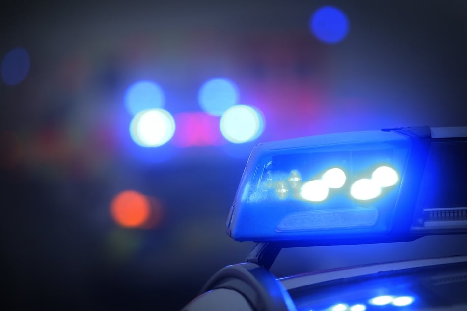 Unfall A96: Streit auf A96 eskaliert: Mann steigt aus und läuft zu Fuß weiter
