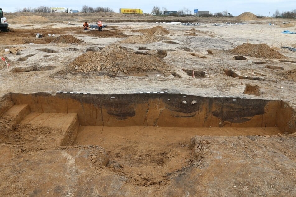 Bei den Grabungen stießen Archäologen auf eine große Siedlung aus der frühen Jungsteinzeit.