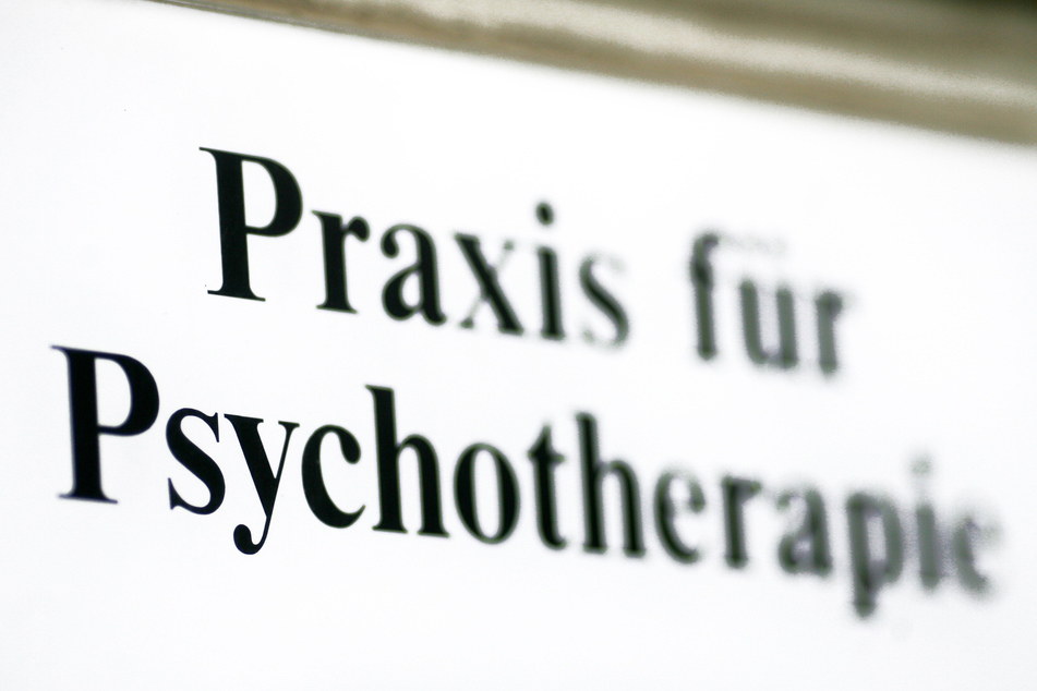 In Thüringen gibt es der ostdeutschen Psychotherapeutenkammer zufolge aktuell 640 Erwachsenen-Psychotherapeuten, 222 Kinder- und Jugendlichenpsychotherapeuten und 45 doppelt approbierte Therapeuten. (Symbolbild)