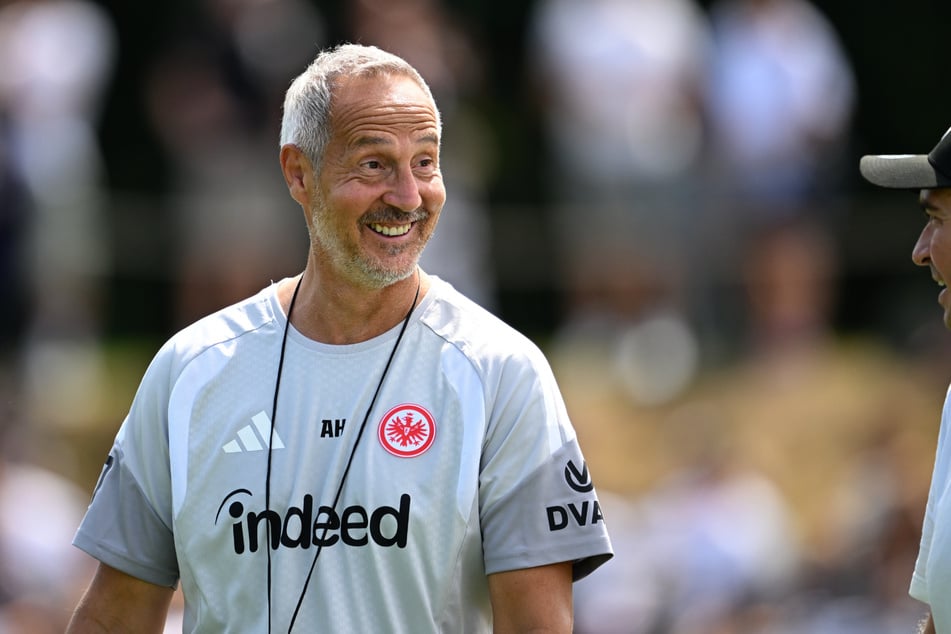 Eine Verpflichtung von Brassier würde Eintracht-Trainer Adi Hütter (56) sehr freuen, passt der Franzose doch perfekt zu seinem favorisierten Spielstil.