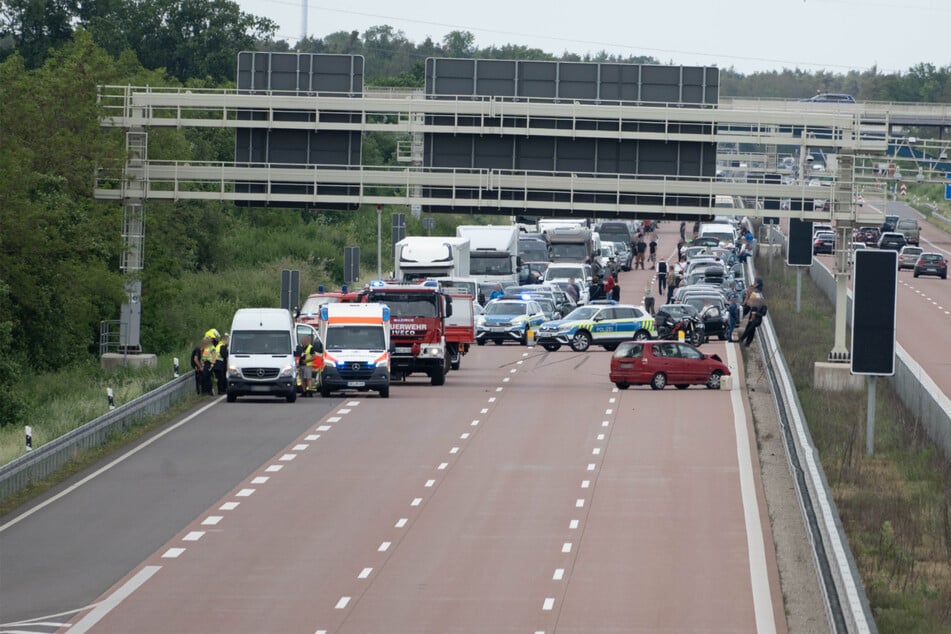 Stau auf der A9: Durch einen Unfall musste die Autobahn im Landkreis Anhalt-Bitterfeld gesperrt werden.