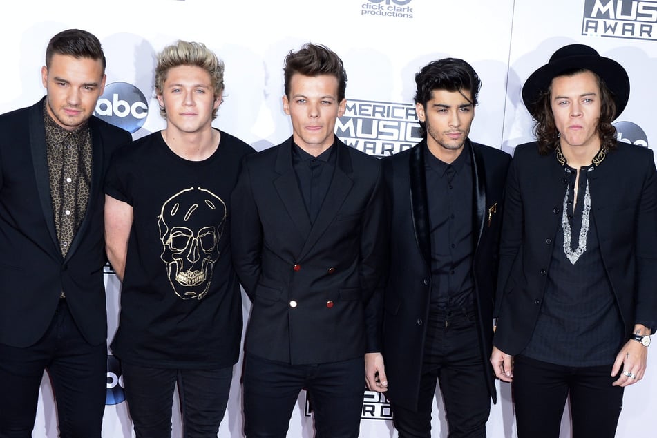 "One Direction" – bestehend aus Liam Payne (†31, v.l.n.r.), Niall Horan (31), Louis Tomlinson (32), Zayn Malik (31) und Harry Styles (30) – während der American Music Awards im Jahr 2014.