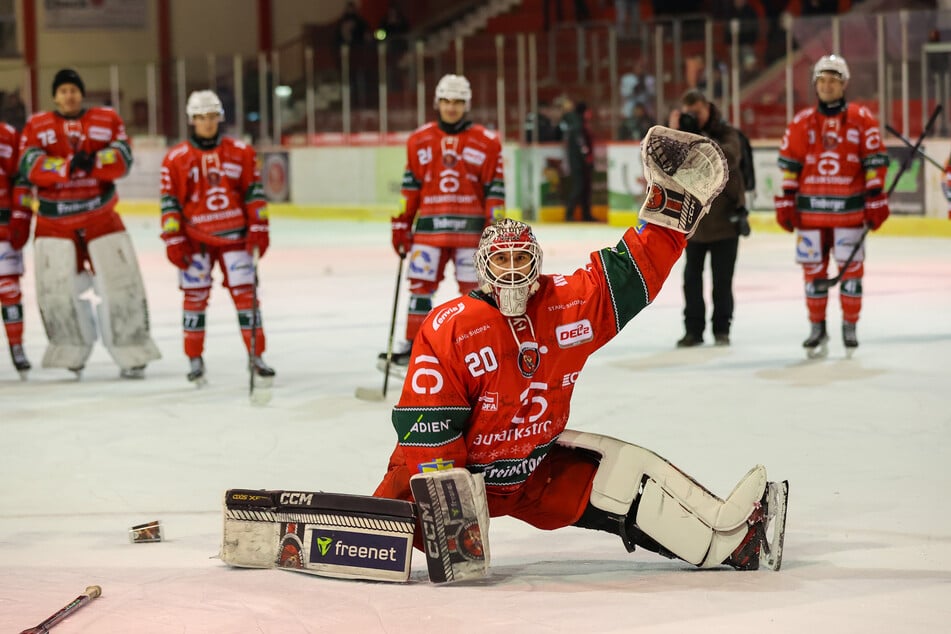 Christian Schneider (26) machte einen starken Job bei seinen Einsätzen und bot den Fans danach noch Tanzeinlagen.