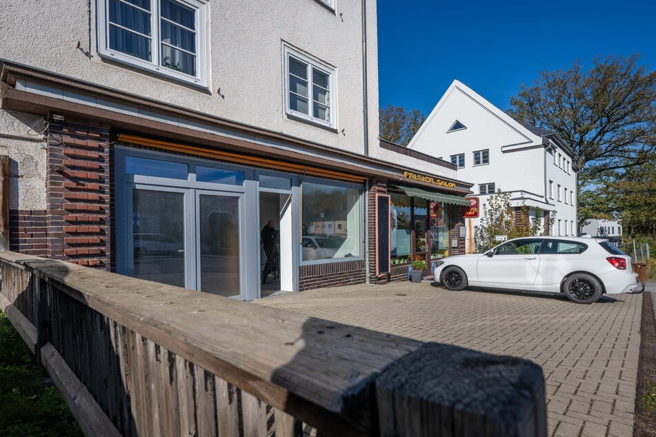 Der Weinhandel zieht in das ehemalige Feinkostgeschäft Frank Becker auf der Bornaer Straße.