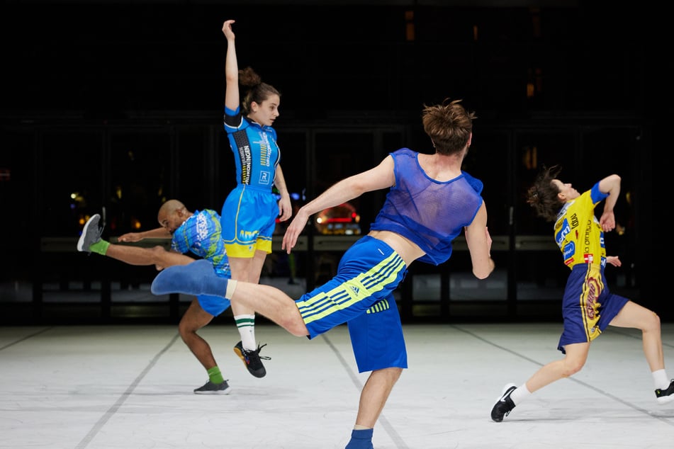 Dresden: Ein sportliches Tanz-Menü: Dresden Frankfurt Dance Company mit "À la Carte"