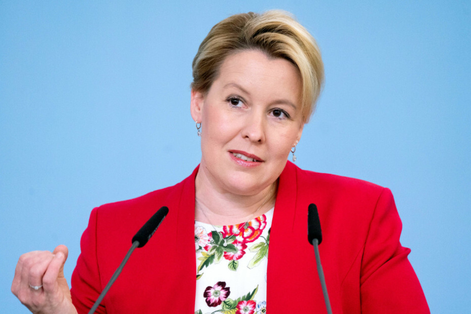 Bundesfamilienministerin Franziska Giffey (42, SPD) warnt vor einer Zunahme familiärer Gewalt an Weihnachten.