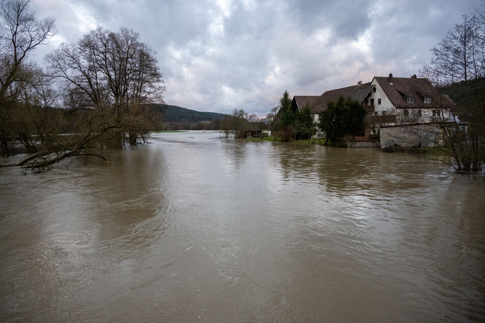 Folgen des Wetters in Bayern: Hochwasser und Lawinengefahr!