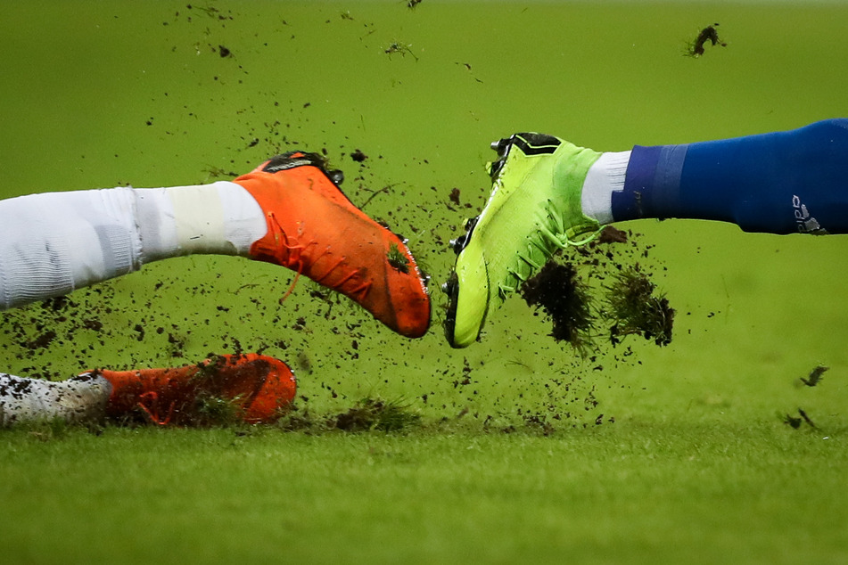 Ein Streit auf einem Fußballplatz in Uganda endete tragisch. (Symbolbild)