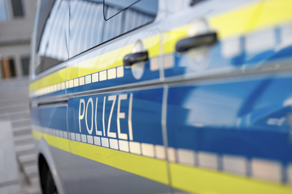 Die Polizisten fanden bei dem 47-jährigen Dieb neben einem Messer auch noch einen Teleskopschlagstock. (Symbolfoto)