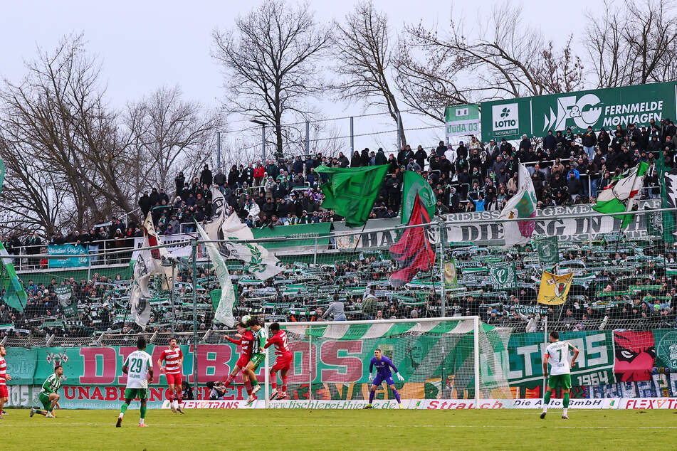 Am Montag ist die BSG Chemie Leipzig nach der Winterpause wieder ins Mannschaftstraining eingestiegen.