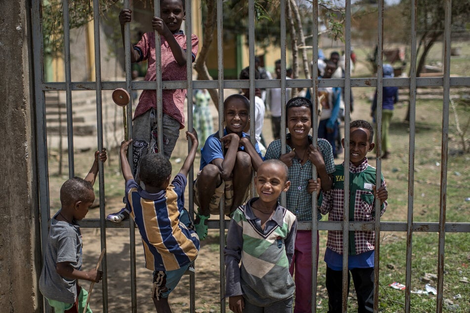 Geflüchtete Familien aus der Konfliktregion Tigray fanden in einer Grundschule eine Flüchtlingsunterkunft.