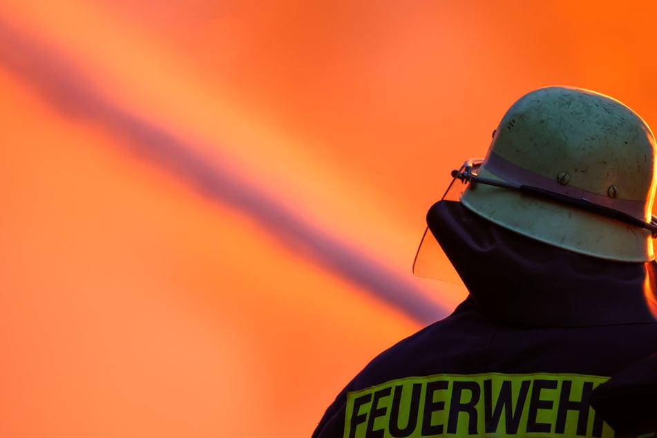 Die Feuerwehr merkt an, bei den Osterfeuern auch auf den Brandschutz angemessen zu achten. (Symbolbild)